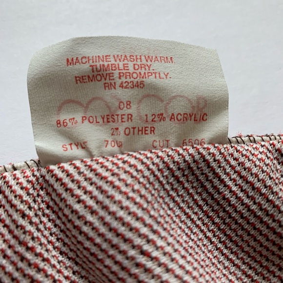 Vintage 80s 90s plaid skirt in tan, brown and red Burberry style print. - Picture 4 of 6